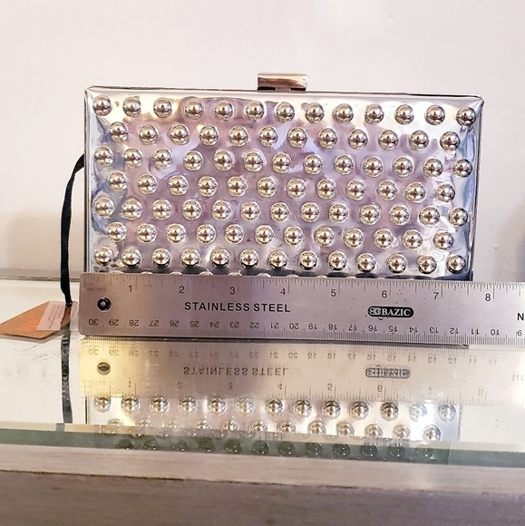 Silver Clutch Bag Elegant Metal Masterpiece - Picture 2 of 5